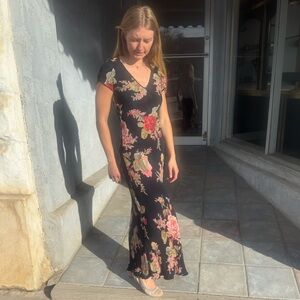 Vintage 90s Nostalgia Black Floral V-Neck Rayon Maxi Dress